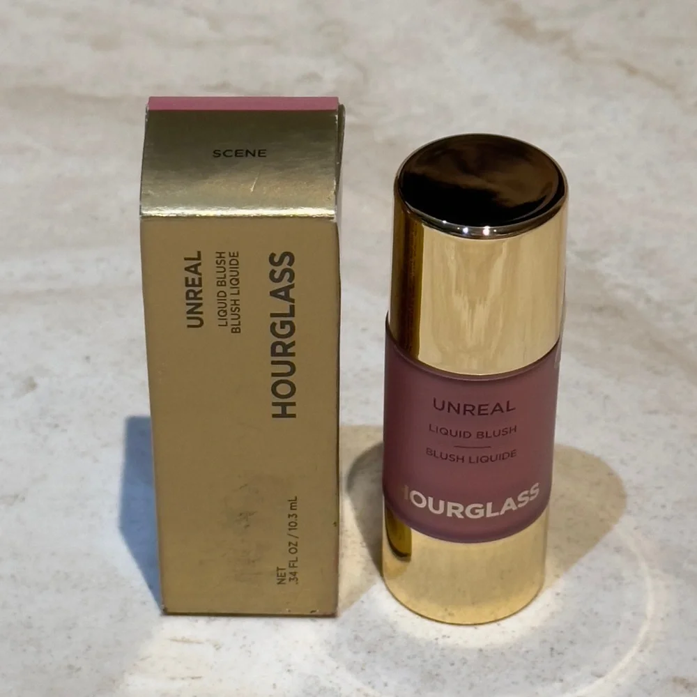 Hourglass Unreal Liquid Blush - Scene